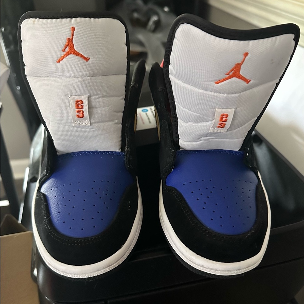 COPY - Nike Jordan Lakers Top Low Size 8